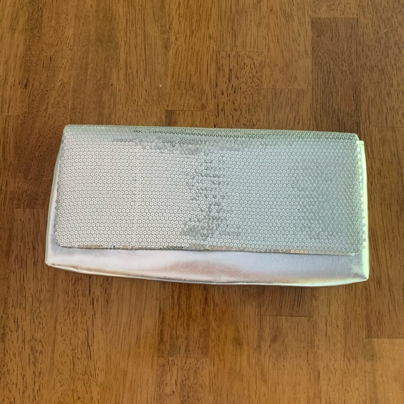La Regale Evening Clutch Silver with Sequins - Picture 2 of 14